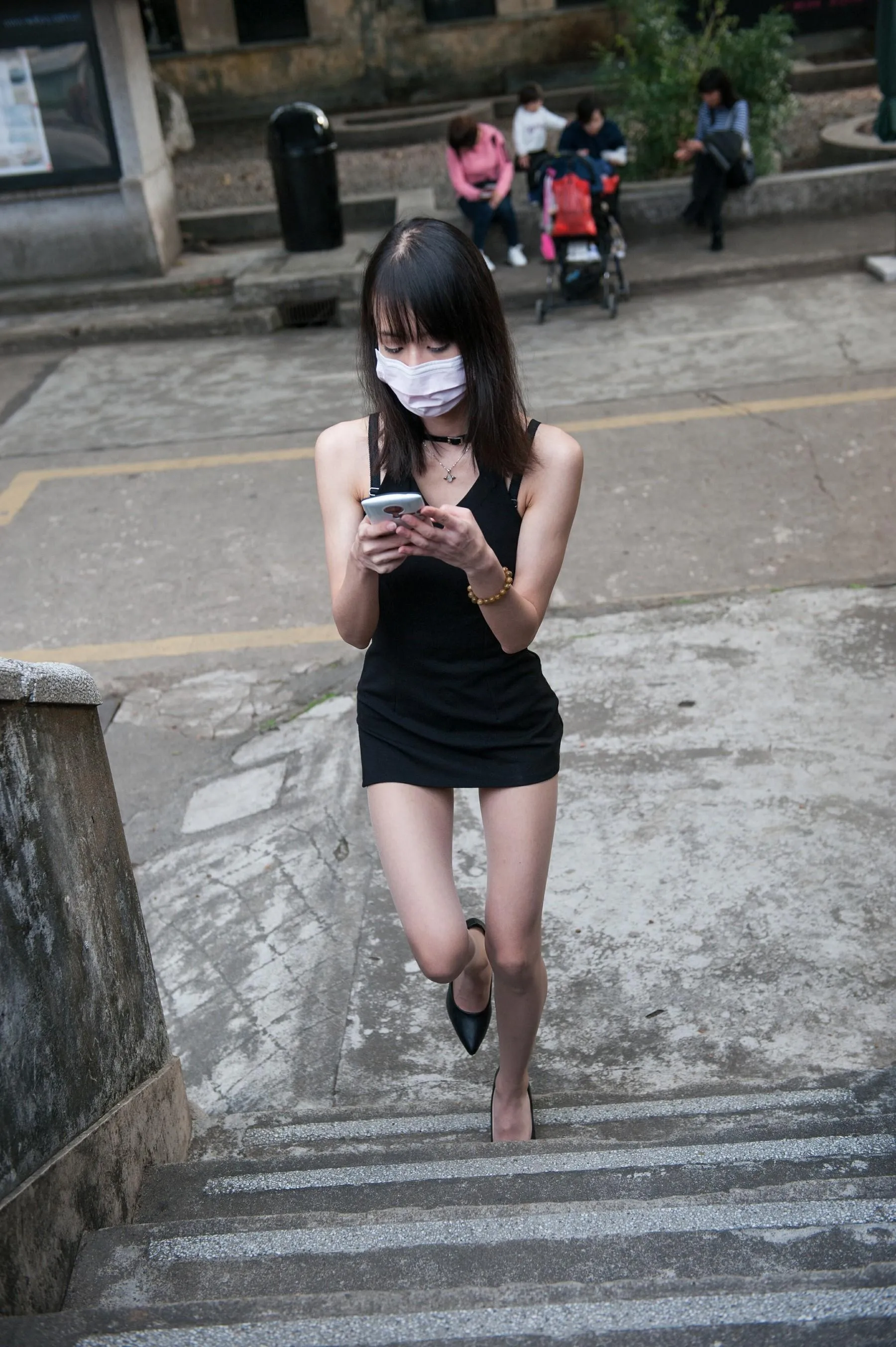 [魔镜街拍] NO.129 街角肉丝包臀裙小姐姐 [213P]插图2